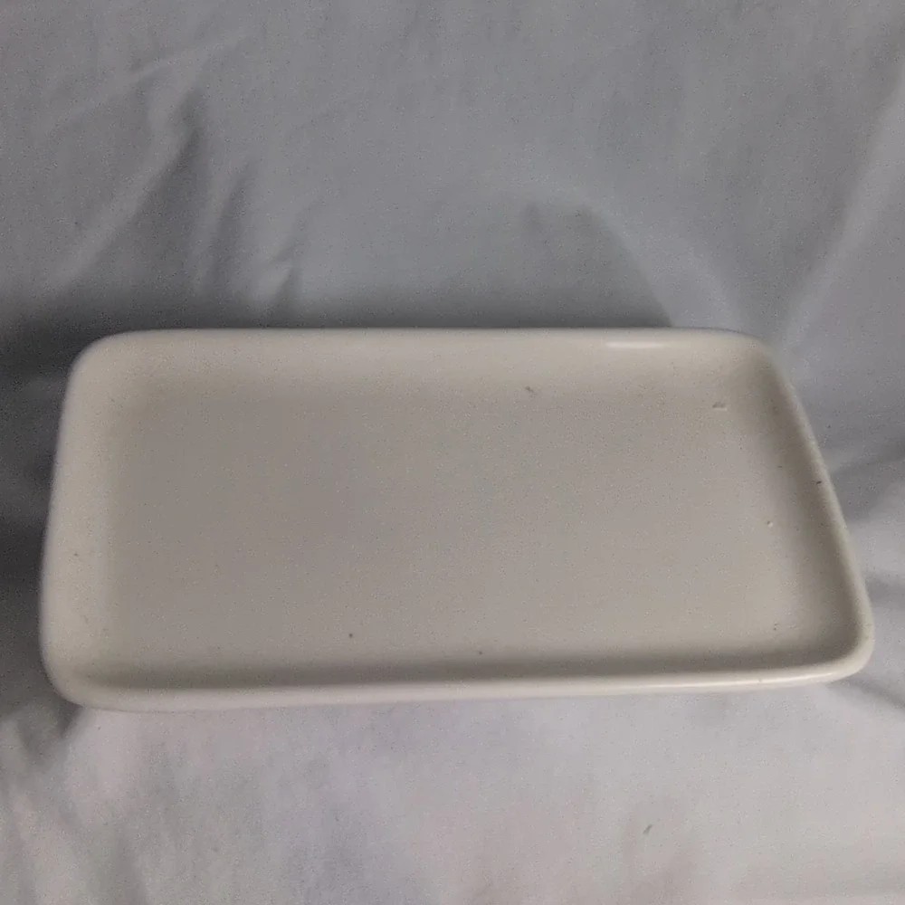 Rae Dunn Covered‎ Butter Dish Ceramic White Rectangle Lid Included Glossy Finish